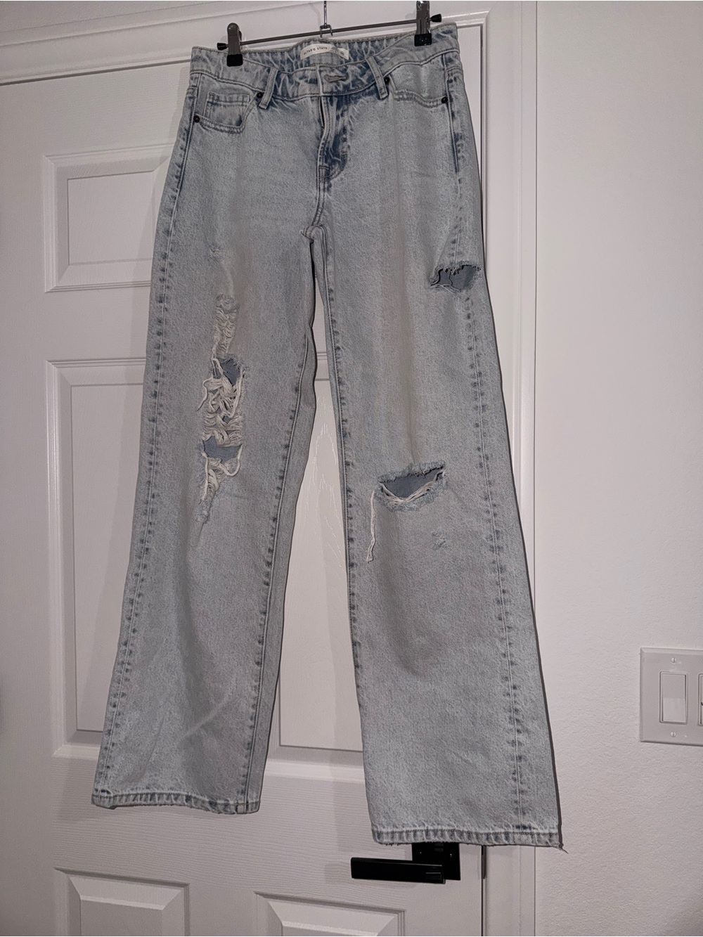 Altar'd State Light Blue Distressed Straight-Leg Jeans